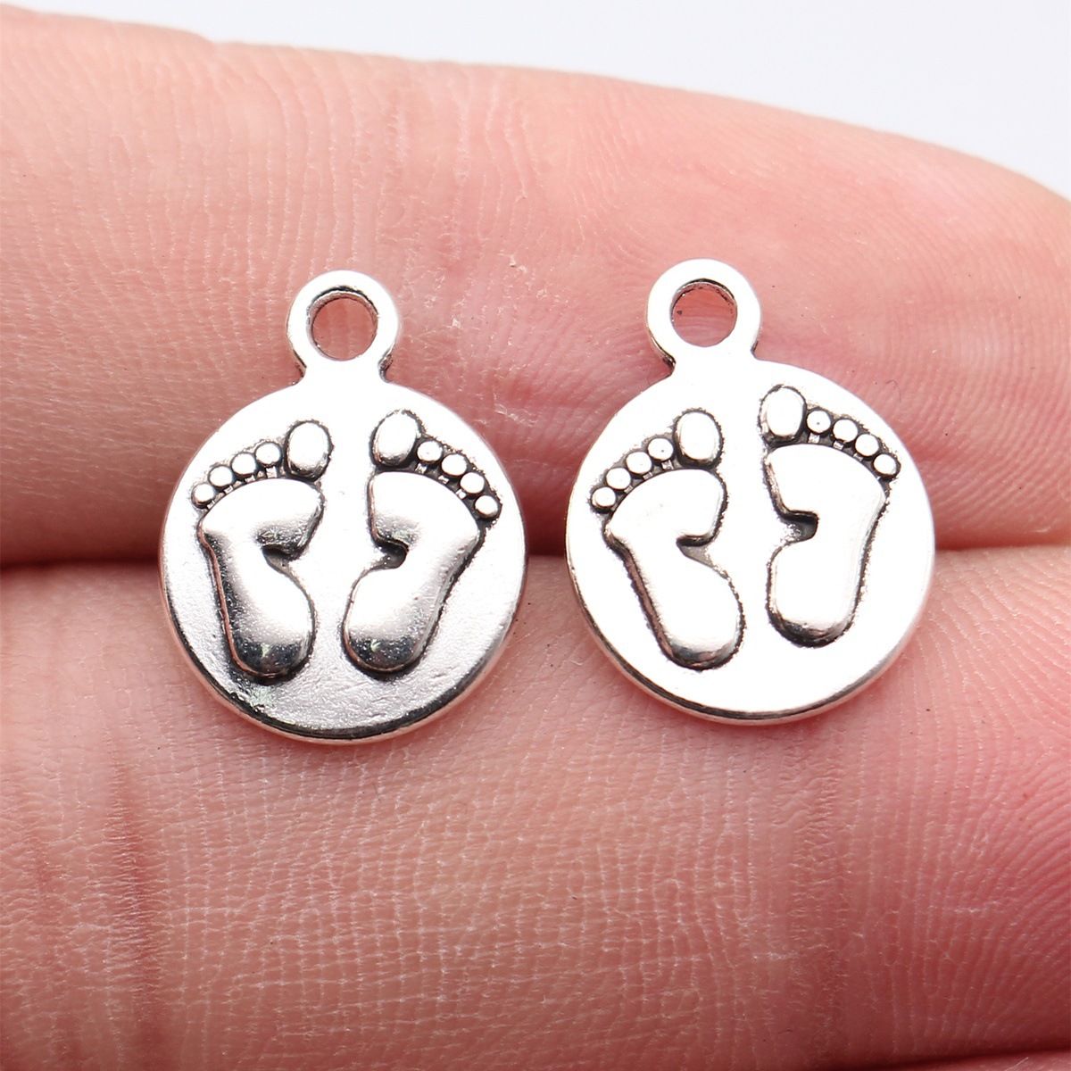 Vintage Fashion Online - 20pcs 17x13mm Antique Silver Color Footprint
